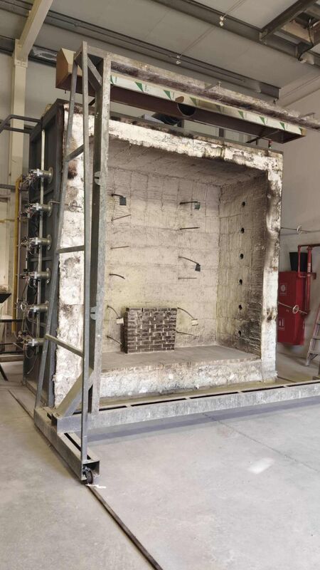 کوره آزمایش مقاومت آتش عمودی مطابق با ISO 834 با دمای 1200 °C و ساخت ماژولار