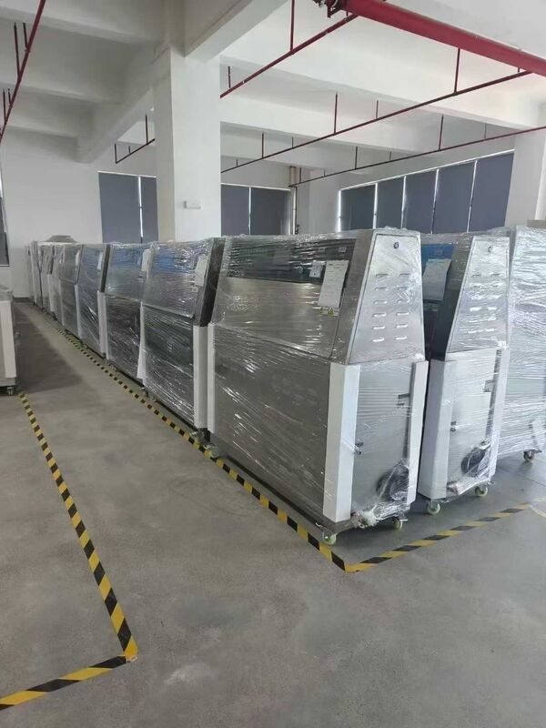 تست کننده پیری سریع UV برای کفش های لاستیکی پلاستیکی با کنترلگر دمای دیجیتال PID اتاق آزمایش آب و هوا